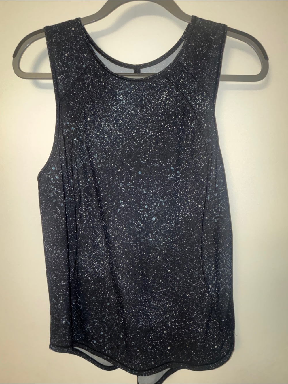 NWOT Lululemon
Sculpt Tank Mineralize in black and white size
6